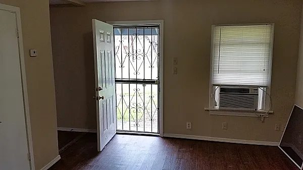 5534 San Fernando St #1 — Photo 2
