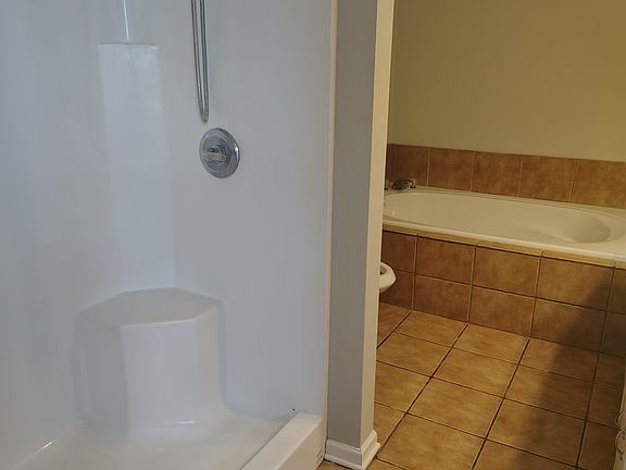 5th image of 208 High St