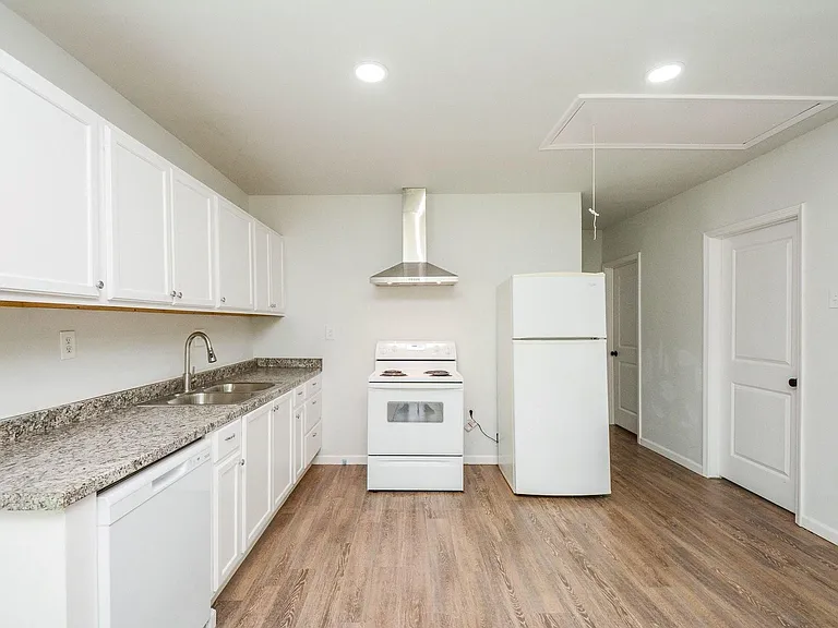 3013 Brackenridge St — Photo 8