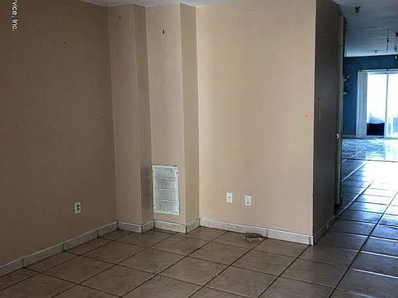 3rd image of 4 Mersereau Ave