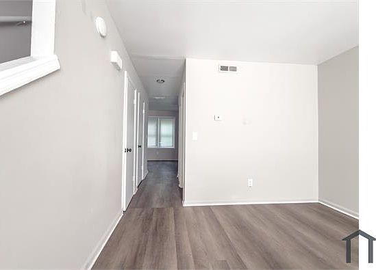 1st image of 123 Langley Dr #D