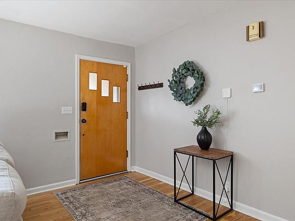 5th image of 2332 Pine St