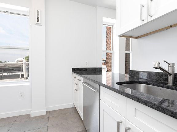 3rd image of 442 Decatur St APT 4D