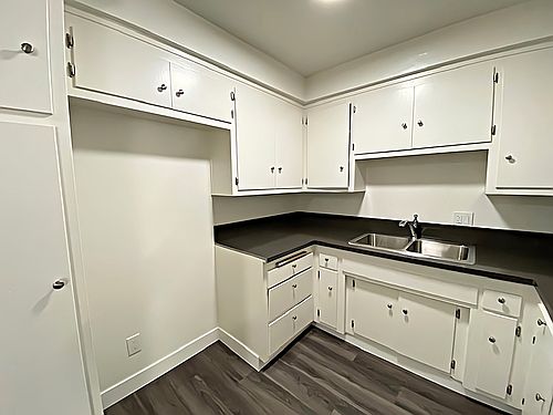 4th image of 5032 Maplewood Ave APT 104