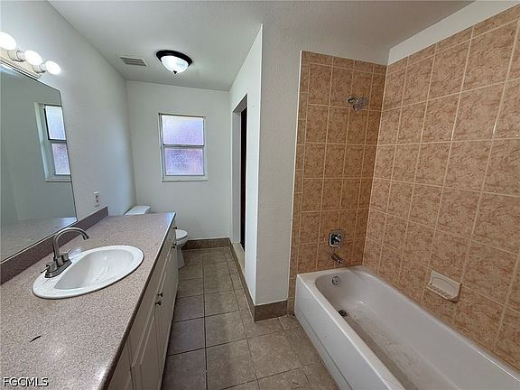 5th image of 134 Navy Ave S