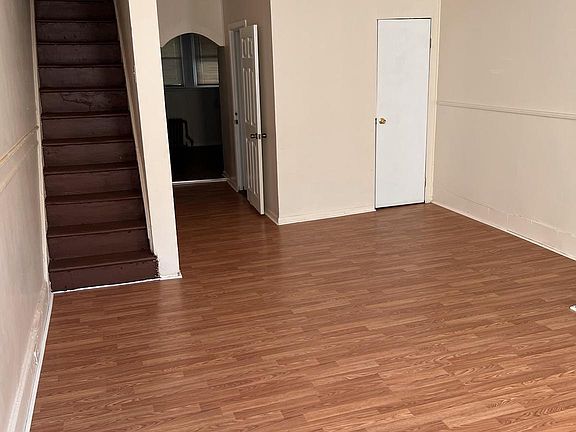 2nd image of 1855 E Wensley St