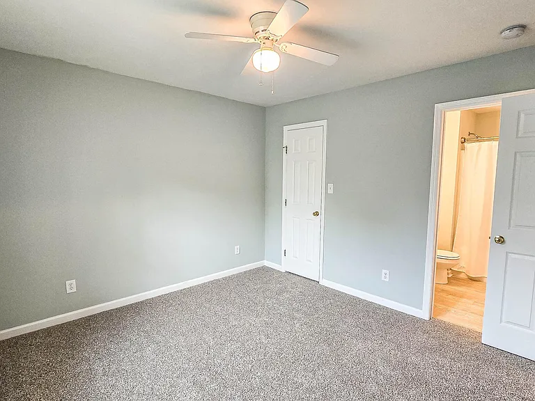 726 Creekside Dr — Photo 30