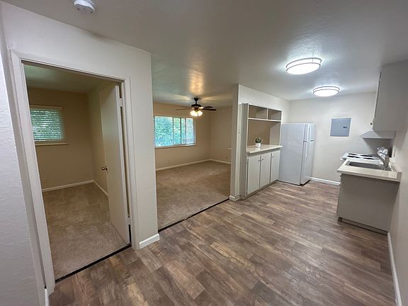 2nd image of 2941 Marconi Ave #23
