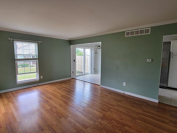 3rd image of 15865 N Franklin Dr