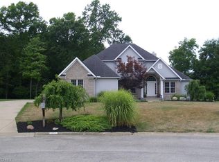 305 Chatham Ct NE, Warren, OH