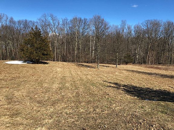 3rd image of 5 Apple Valley Ln