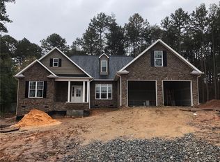 4036 Glen Hollow Ct, Hickory, NC 28601