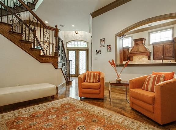4th image of 4605 Belclaire Ave