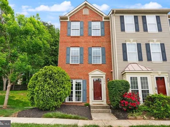 4270 Wheeled Caisson Sq, Fairfax, VA 22033