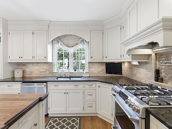 4th image of 6604 Madeira Hills Dr