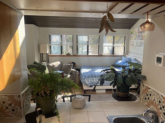 4th image of 1751 Nipomo St Unit B
