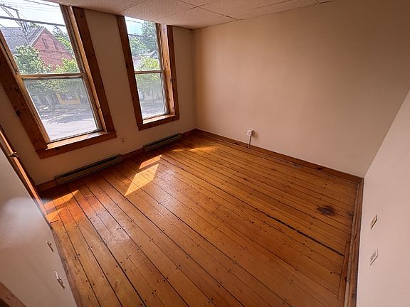 4th image of 247 Main St #203