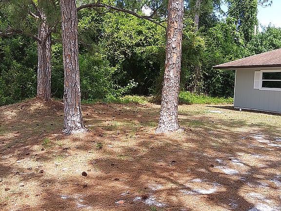3rd image of 1217 SE Airoso Blvd