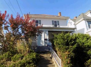 26 Tenan St, Burgettstown, PA 15021