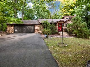2 Oneto Ct, Park Ridge, NJ 07656
