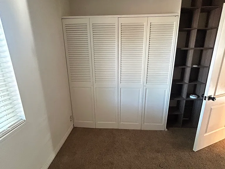4801 W Irving St — Photo 15