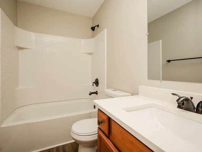 183 Lyndhurst Dr — Photo 15