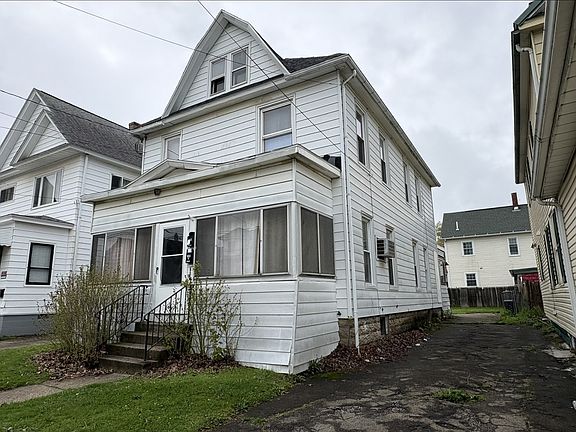 3rd image of 806 Hess Ave