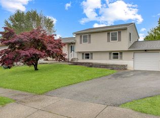 17 Milo Dr, Middletown, NY 10941