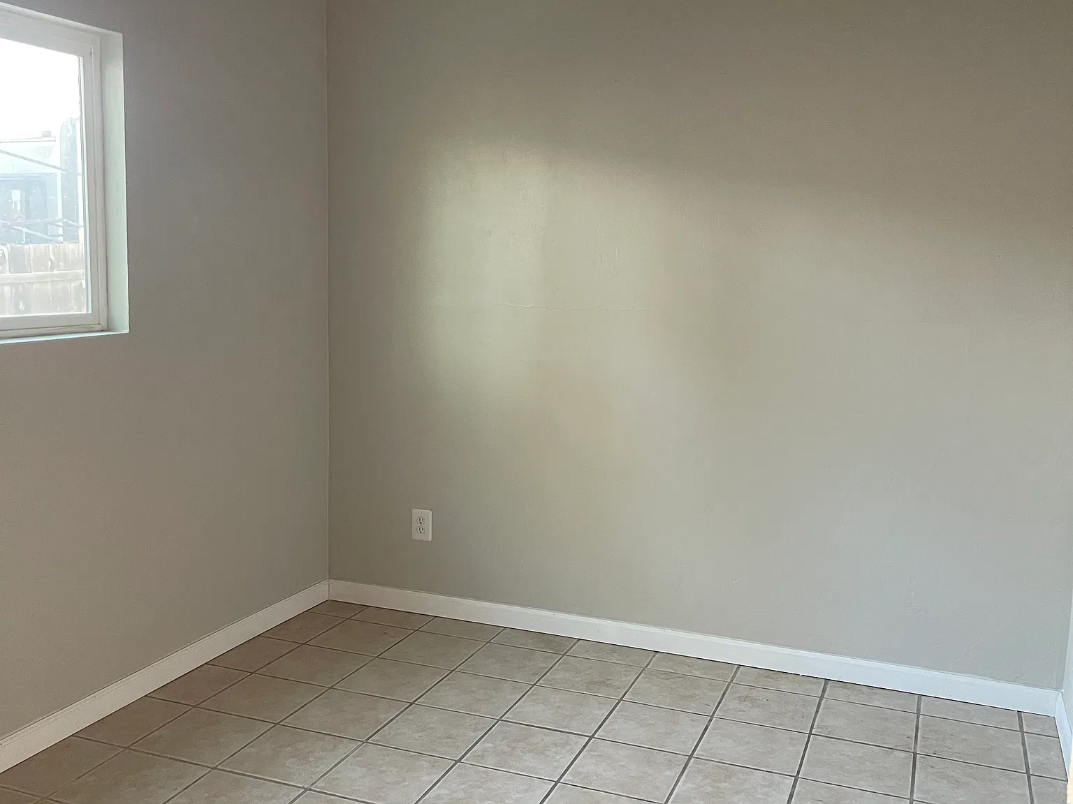 2 bed, 730 sqft, $2,400 — Photo 2
