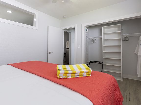 3rd image of 3217 NE 9th St #11400420