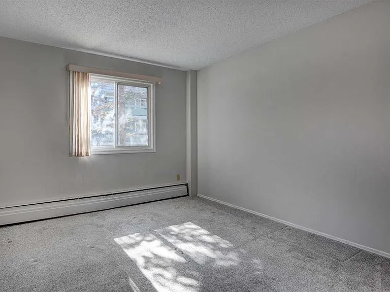 315 Southampton Dr SW #4201 — Photo 9