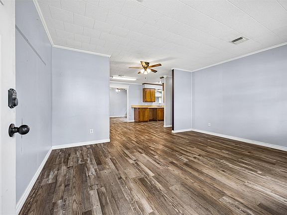3rd image of 2614 Grace Ave