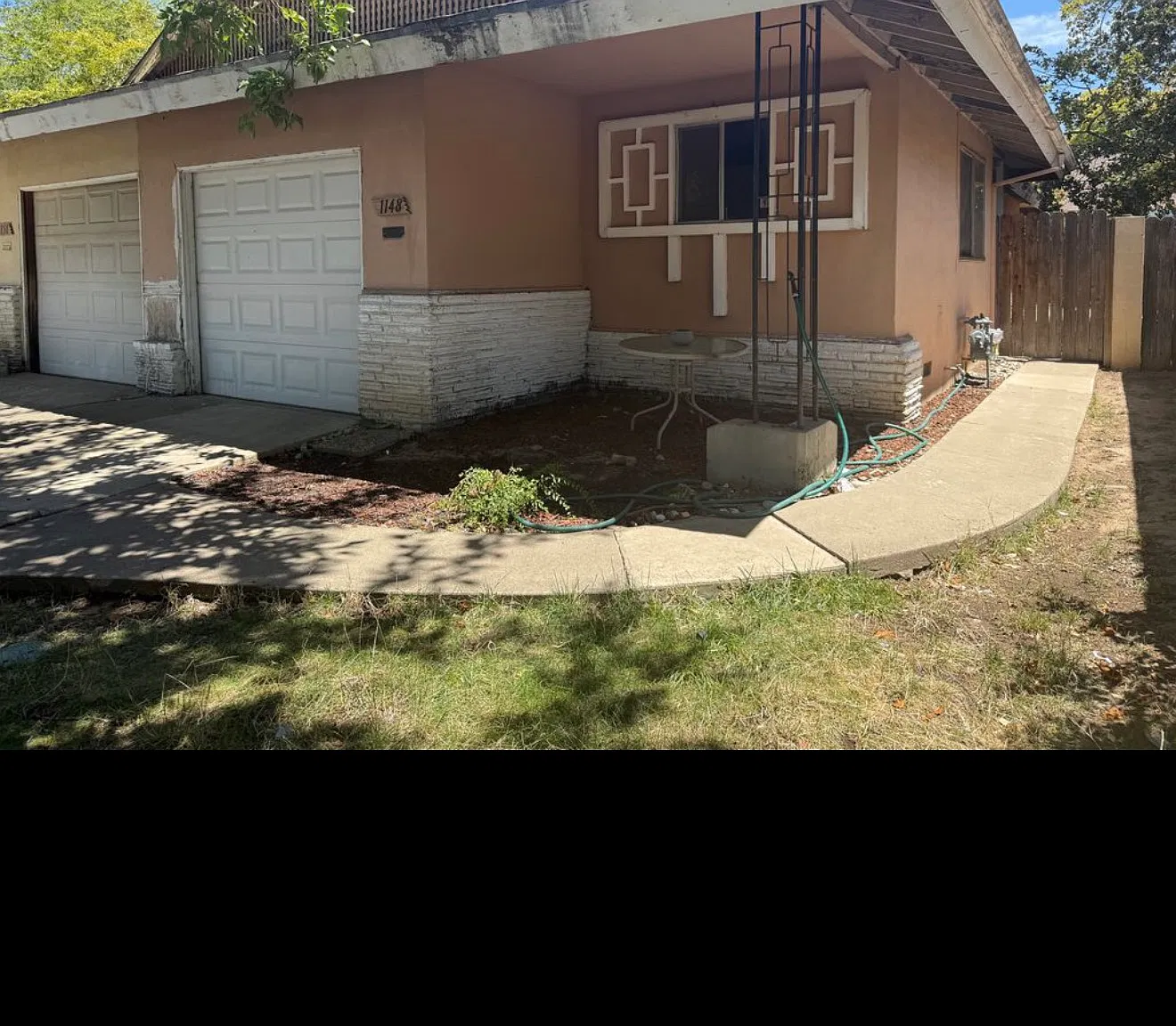 2 bed, 900 sqft, $2,050 — Photo 1