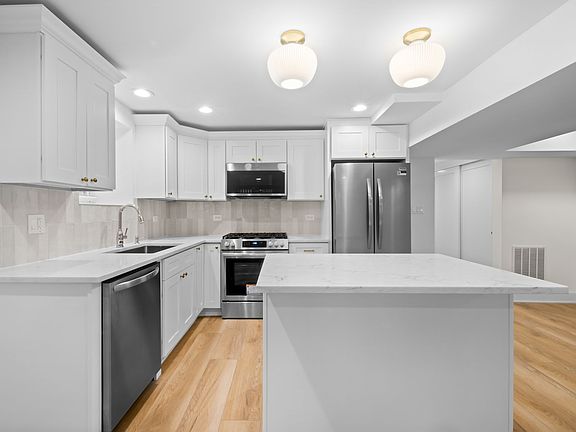 2nd image of 2151 W Potomac Ave #G