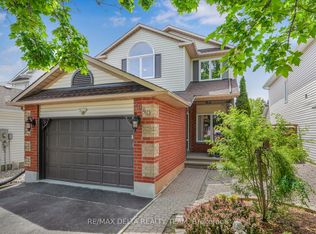 2040 Sunland Dr, Ottawa, ON K4A 3K8