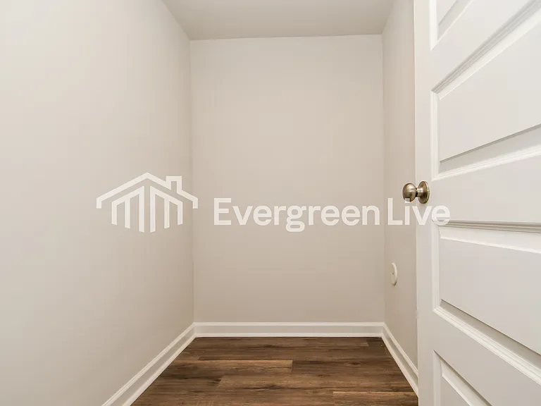 1018 Postmaster Ln — Photo 9