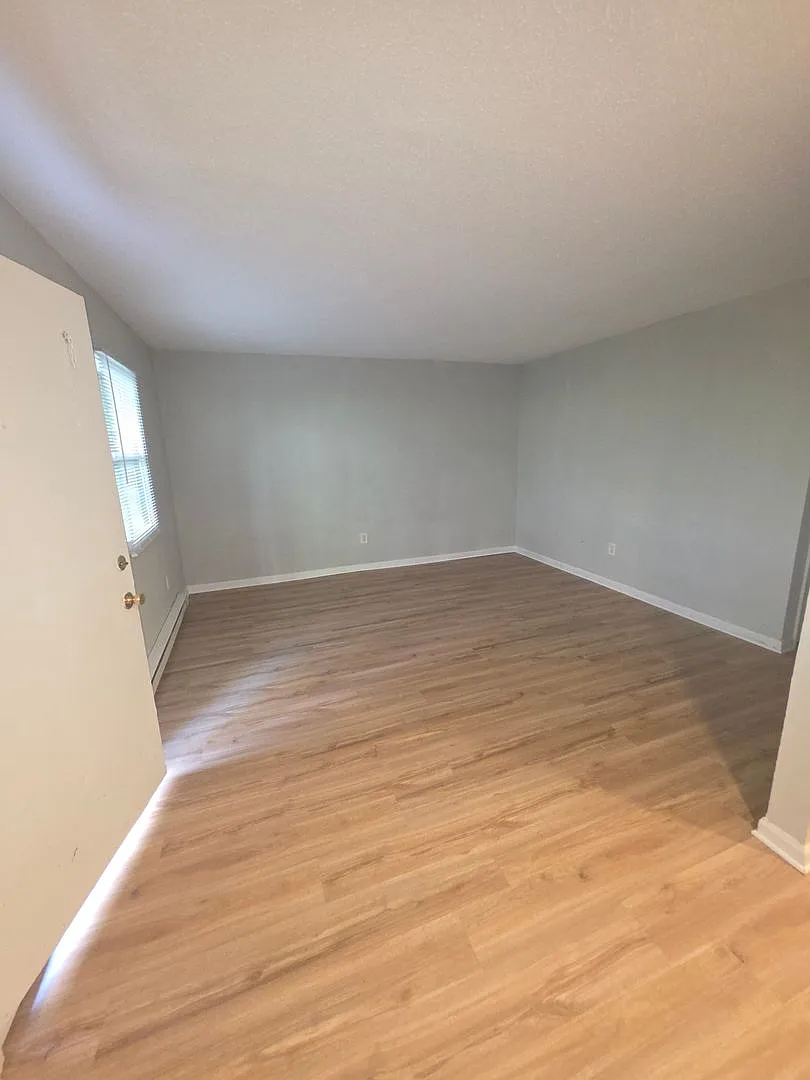 1400 W. Academy Street Apt #2 — Photo 2