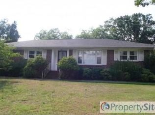 202 Burgess St, Greer, SC 29650