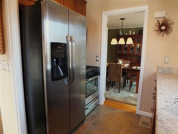 5th image of 6989 Bramble Hill Dr