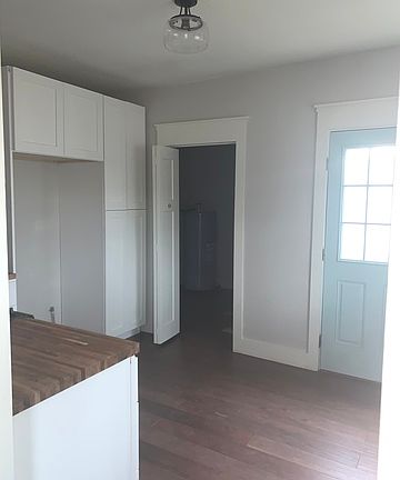 4th image of 410 Simmons Ave