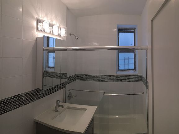 4th image of 3 Hawthorne St #3