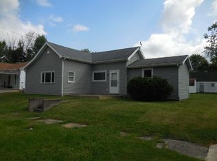 810 N Wayne St, Warren, IN 46792