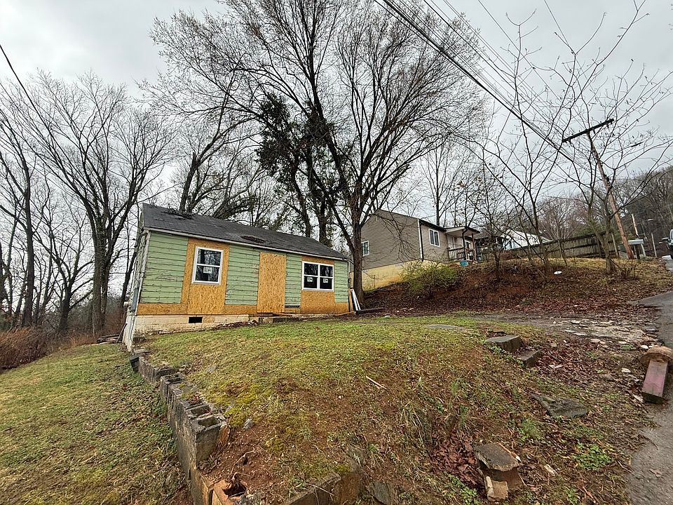 2nd image of 3209 E 43rd St
