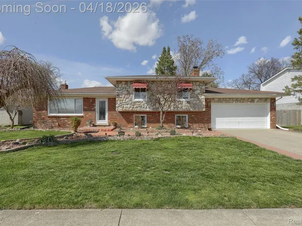 16525 Monticello Dr, Clinton Township, MI 48038