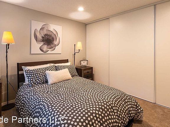 2nd image of 10014 5th Ave NE APT 104