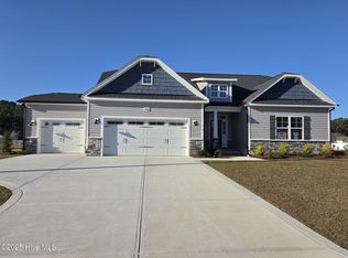 2900 Tucker Hill Dr, Grimesland, NC 27837