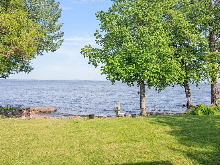 419 N End Rd E — Photo 58
