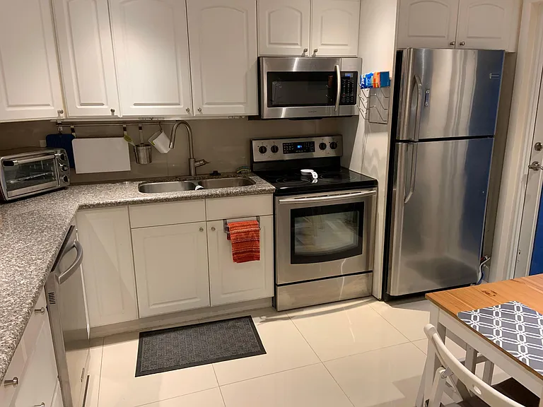 stainless steel appliances/ Granite