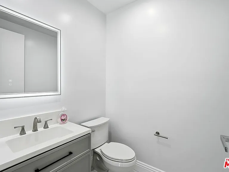 6717 Sunnyslope Ave — Photo 38