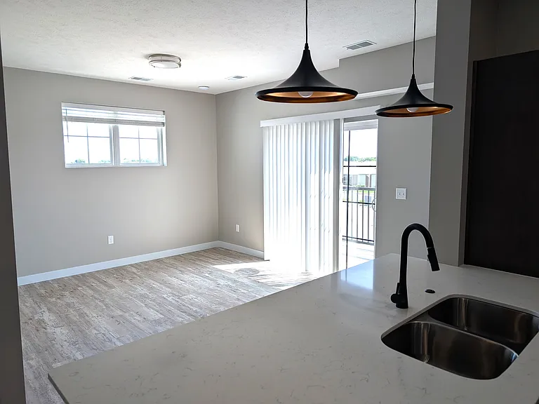 Elm 26 — Photo 20